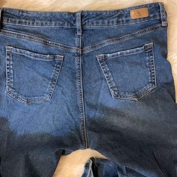 Sofia Jeans by Sofia Vergara size 12 Leslie Slim Straight cropped jeans - Picture 2 of 11